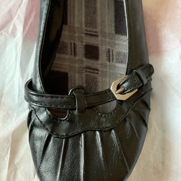 🍉 Be wild ballet flats, rounded toe, ornamental buckle, GUC, 7.5, black - Picture 4 of 10